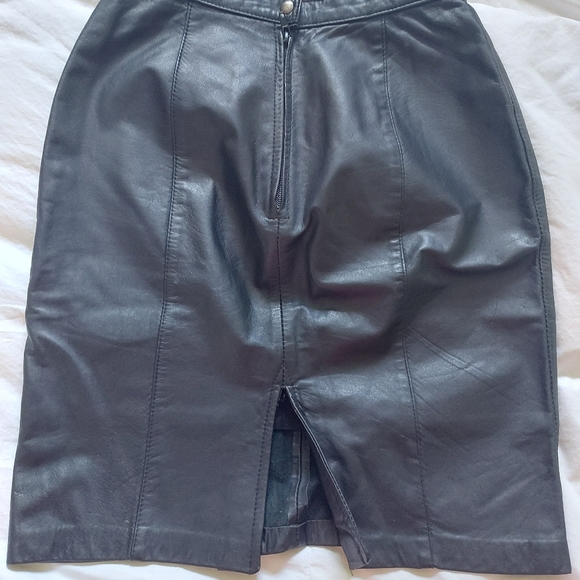 Genuine leather skirt - Picture 2 of 3